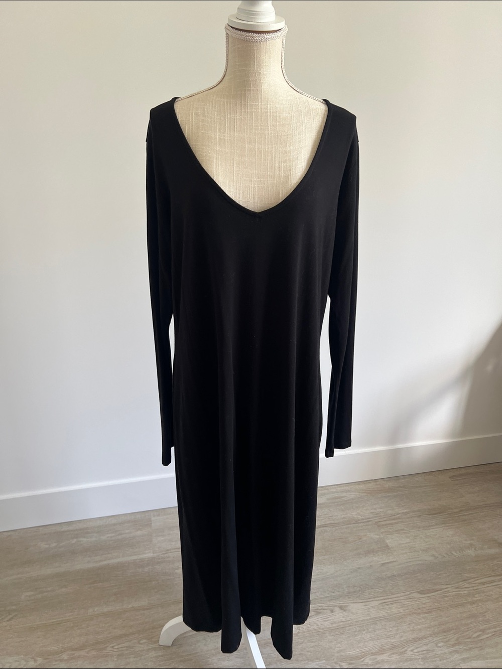 Marcella NYC Classic Black V-Neck Long Sleeve Dress